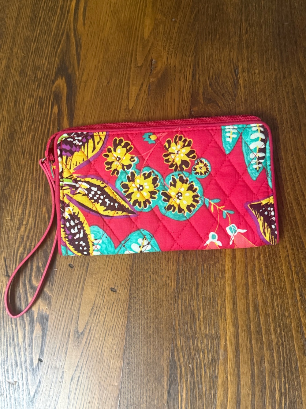 Vera Bradley zip-around quilted wristlet in a pink floral pattern - Picture 2 of 7